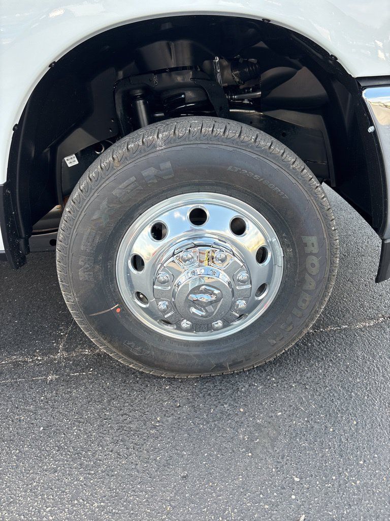 New 2026 RAM 3500 Tradesman w/ Chrome Appearance Group AWD/4WD image 34