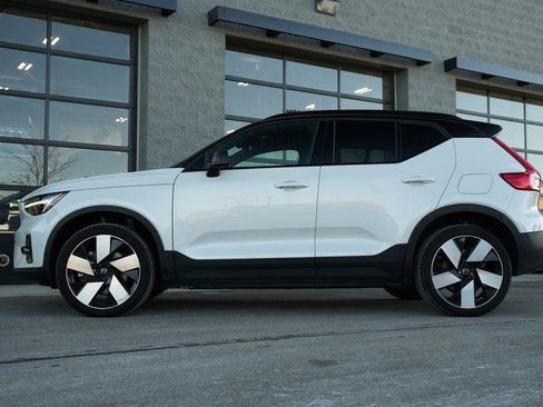 Used 2023 Volvo XC40 Recharge Ultimate image 40