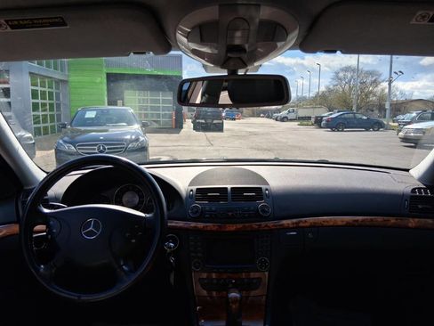 Used 2006 Mercedes-Benz E 350 4MATIC Sedan w/ Premium Pkg image 16