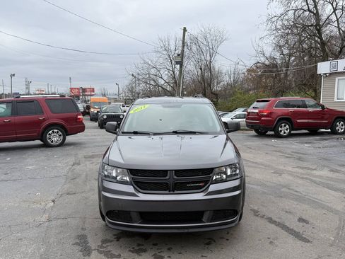 Used 2017 Dodge Journey SE w/ Flexible Seating Group FWD image 2