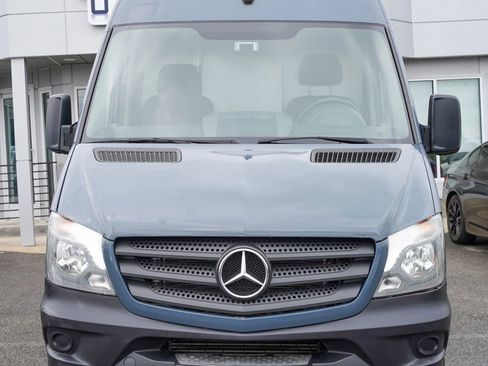 Used 2018 Mercedes-Benz Sprinter 2500 image 9