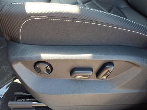 New 2026 Volkswagen Atlas Cross Sport SE image 14