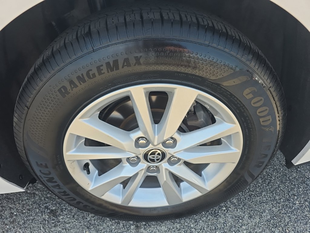 Used 2025 Toyota Camry LE FWD image 7