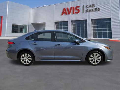 Used 2025 Toyota Corolla LE image 7