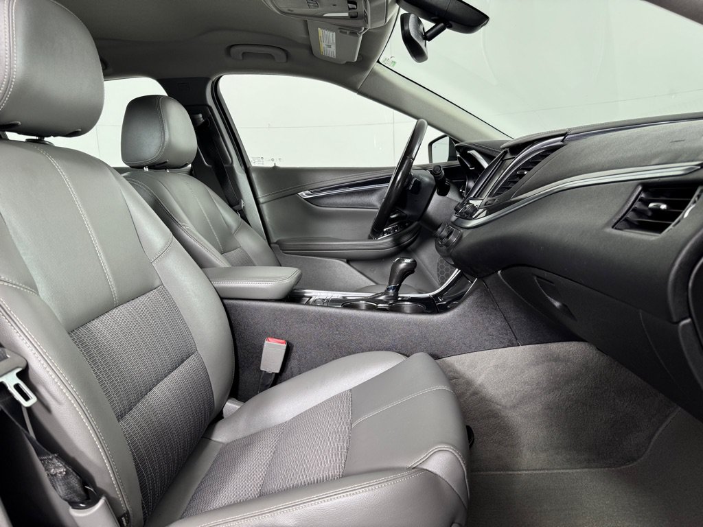 Used 2018 Chevrolet Impala LT w/ LT Convenience Package FWD image 24
