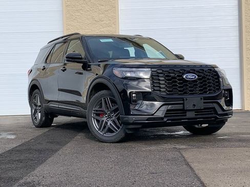 New 2026 Ford Explorer ST-Line w/ ST-Line Street Pack image 2