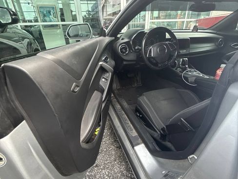 Used 2019 Chevrolet Camaro LT RWD image 18