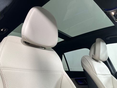 Used 2024 Mercedes-Benz GLC 300 image 16