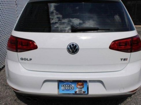 Used 2017 Volkswagen Golf S image 9