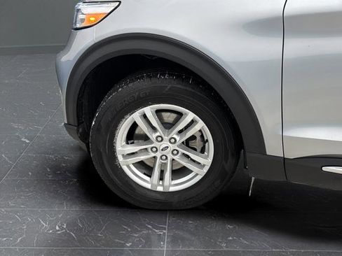 Used 2023 Ford Explorer XLT image 35