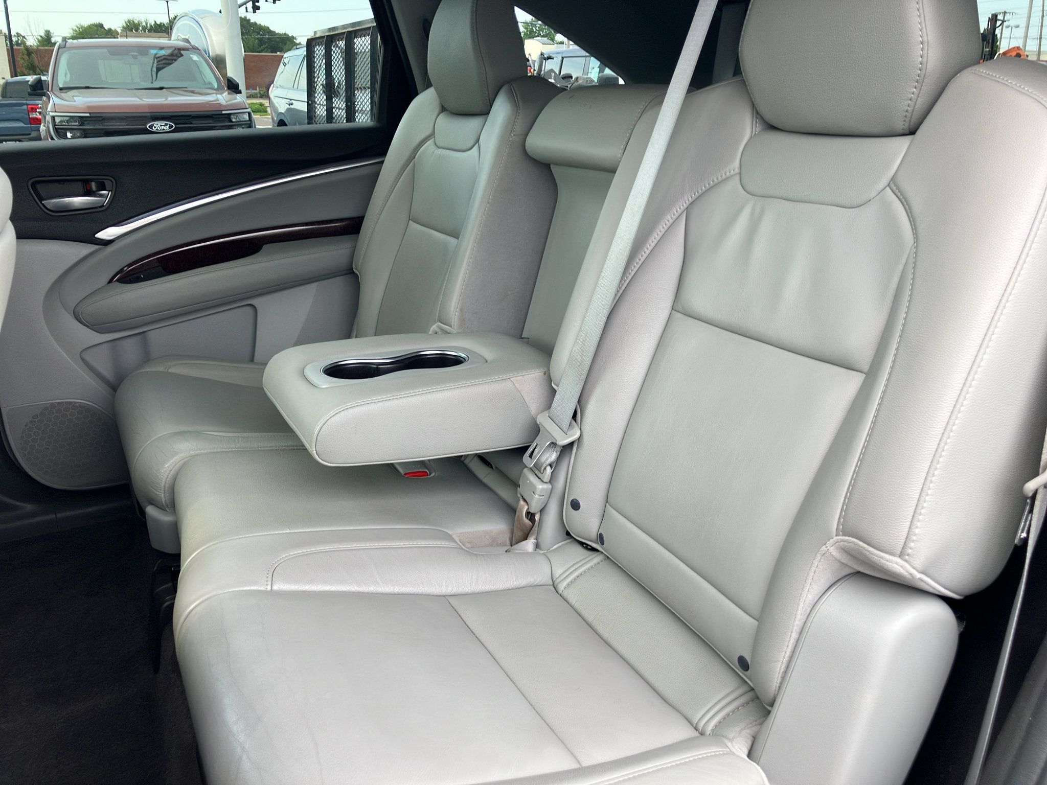 Used 2017 Acura MDX SH-AWD image 32
