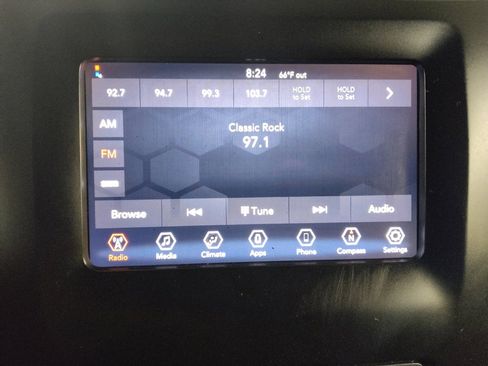 Used 2019 Jeep Cherokee Latitude Plus image 25