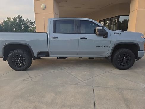 Used 2024 Chevrolet Silverado 2500 LT w/ Z71 Sport Edition AWD/4WD image 7