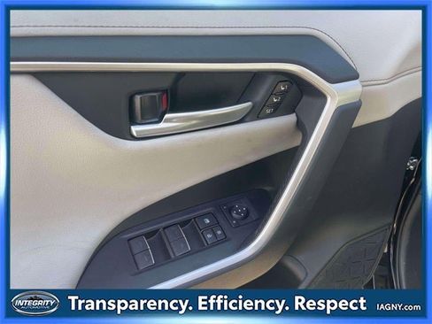 Used 2024 Toyota RAV4 Limited image 17
