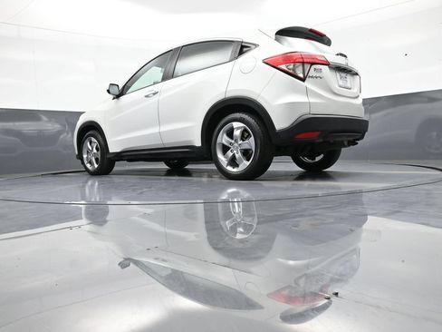 Certified 2022 Honda HR-V LX image 30