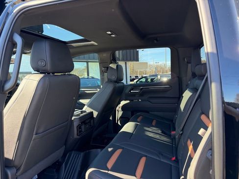 New 2026 GMC Sierra 1500 AT4 w/ AT4 Premium Package AWD/4WD image 10