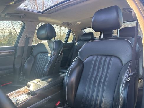 Used 2018 Genesis G90 3.3T Premium image 15