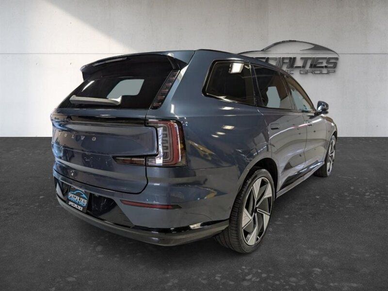 Used 2025 Volvo EX90 Ultra AWD/4WD image 10