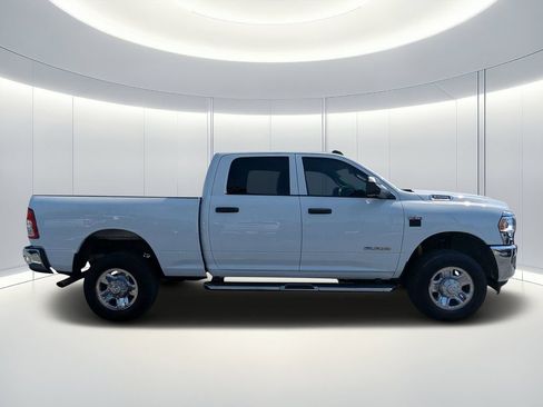 Used 2020 RAM 2500 Tradesman w/ Chrome Appearance Group AWD/4WD image 3