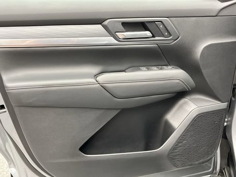 Certified 2025 GMC Terrain Elevation w/ Black Edition AWD/4WD image 7