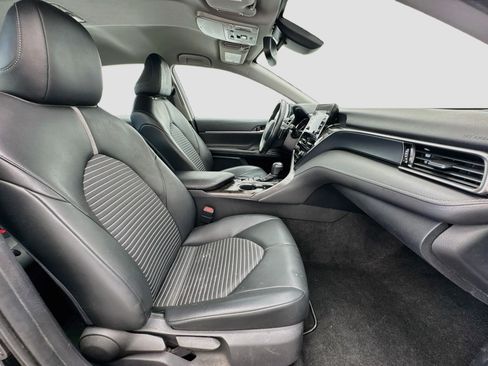 Used 2022 Toyota Camry SE FWD image 18