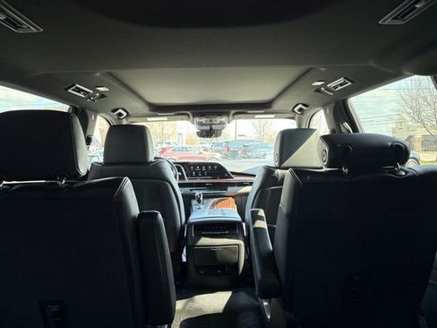 Used 2021 Cadillac Escalade ESV Premium Luxury image 9