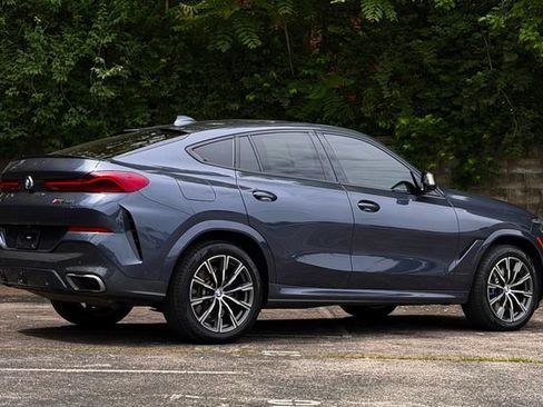 Used 2022 BMW X6 M50i w/ Premium Package AWD/4WD image 4