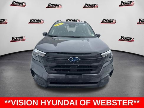 Used 2025 Subaru Forester AWD/4WD image 2