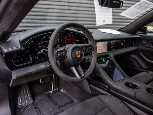 Certified 2023 Porsche Taycan GTS image 4