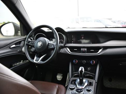Used 2022 Alfa Romeo Stelvio Ti AWD/4WD image 27