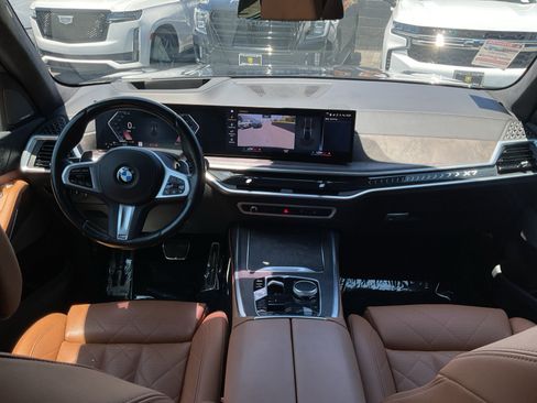 Used 2023 BMW X7 xDrive40i w/ M Sport Package AWD/4WD image 17