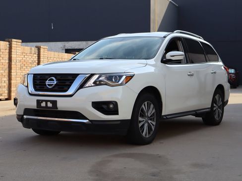 Used 2020 Nissan Pathfinder SV FWD image 2