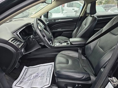 Used 2020 Ford Fusion Titanium image 17