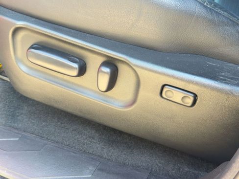 Used 2023 Toyota Tacoma Limited image 12