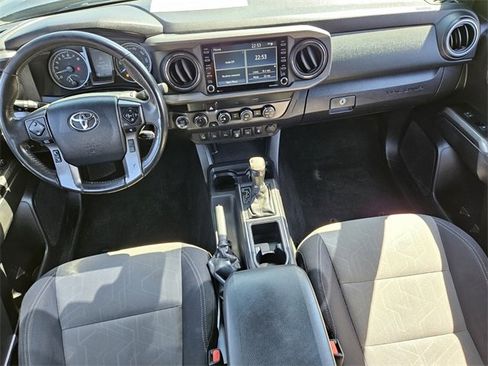 Used 2020 Toyota Tacoma TRD Off-Road w/ Technology Package image 8