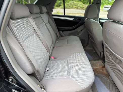 Used 2006 Toyota 4Runner SR5 AWD/4WD image 25