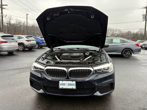 Used 2019 BMW 530i xDrive w/ M Sport Package image 9