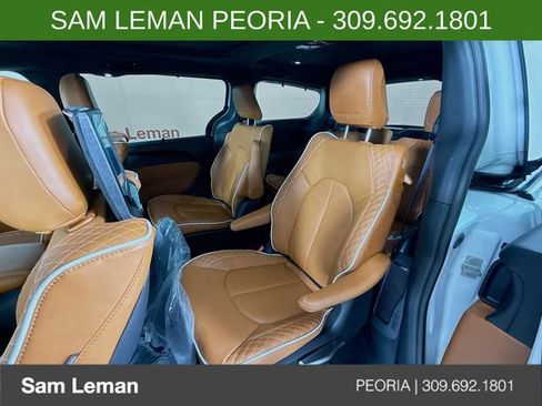 New 2026 Chrysler Pacifica Pinnacle image 26