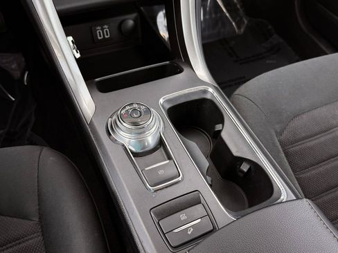 Used 2020 Ford Fusion SE FWD image 34