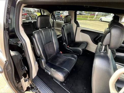 Used 2017 Dodge Grand Caravan SXT image 20