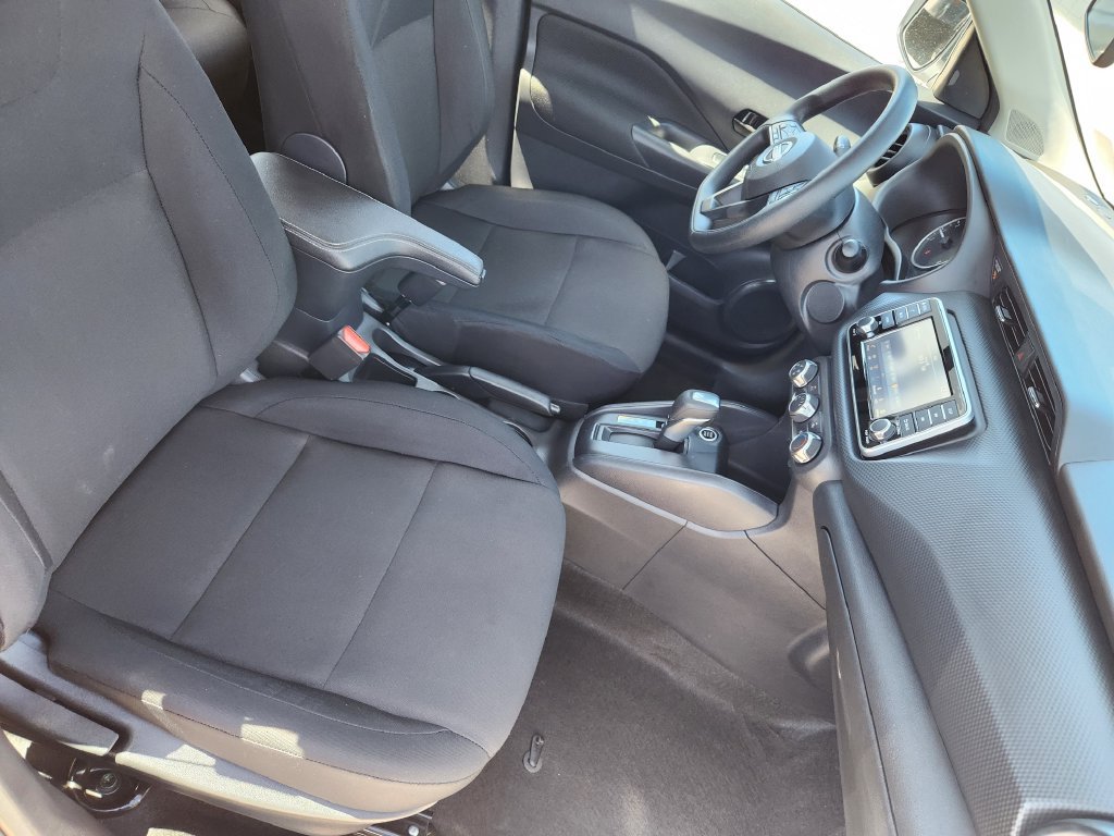Certified 2025 Nissan Kicks Play S FWD image 11