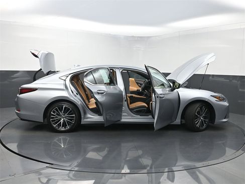 Used 2024 Lexus ES 350 w/ Premium Package image 38