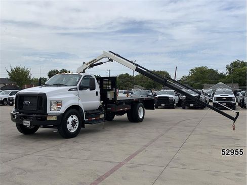 Used 2022 Ford F650 2WD Regular Cab Super Duty image 7