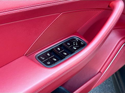 Used 2019 Porsche Panamera 4 image 18