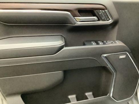 Used 2024 GMC Sierra 1500 SLT w/ SLT Premium Package AWD/4WD image 13