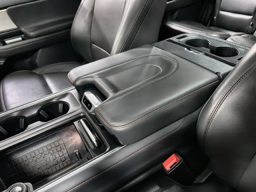 Used 2025 Ford Expedition Active AWD/4WD image 41