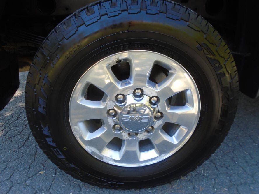 Used 2015 GMC Sierra 2500 SLE w/ SLE Preferred Package AWD/4WD image 32