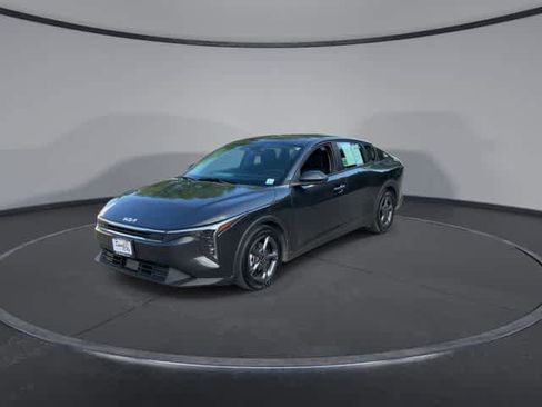 Used 2025 Kia K4 LXS FWD image 4