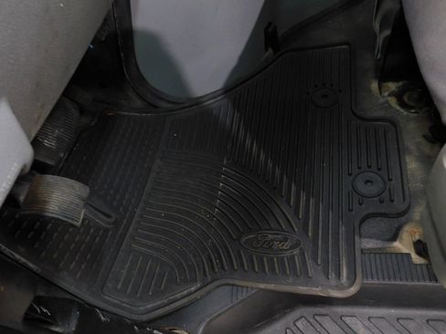 Used 2014 Ford E-250 and Econoline 250 w/ Power Group image 31