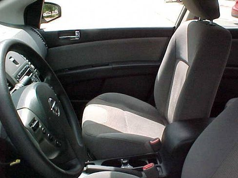 Used 2010 Nissan Sentra 2.0 SR FWD image 15